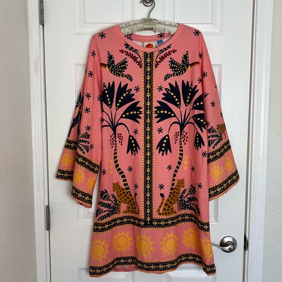 FARM Rio Dresses & Skirts - NWOT FARM RIO Printed Mini Dress- Bell Sleeves w/Crew Neck - Size M - SASSY!